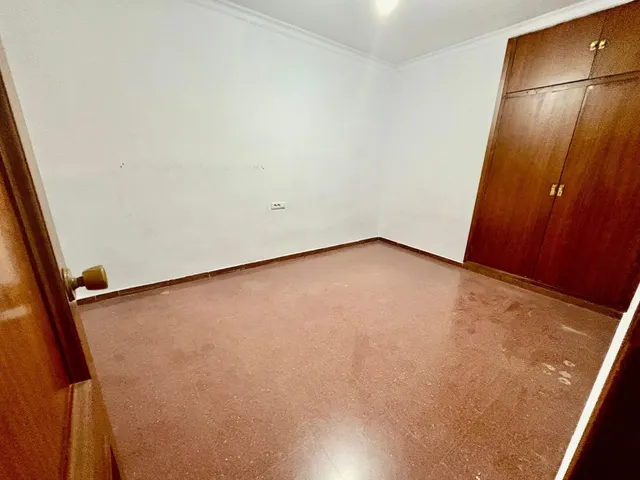 PISO DE GRANDES DIMENSIONES — 18