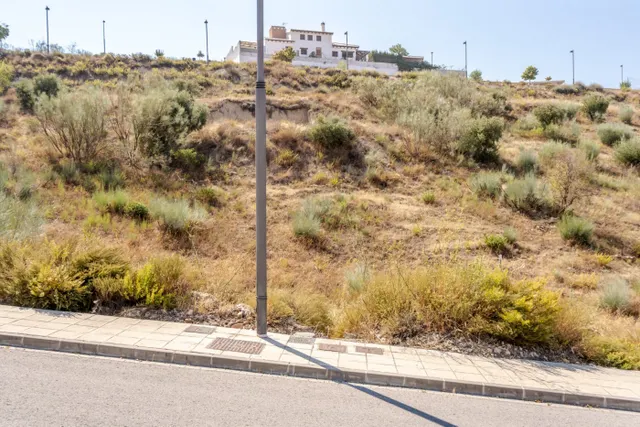 Parcela en venta en Altos de la Zubia — 16