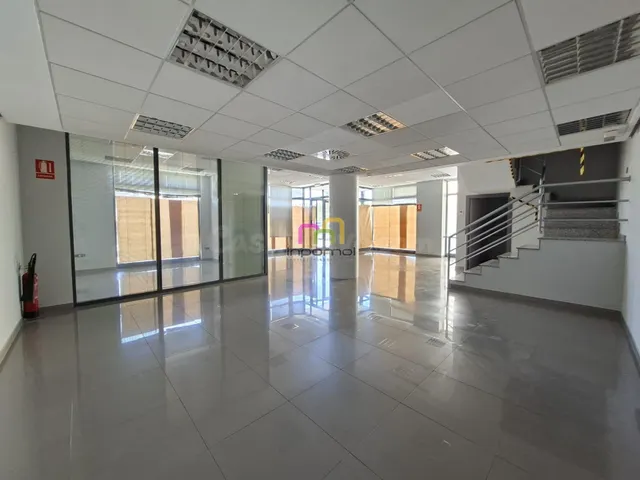 MODERNA OFICINA EN ALQUILER EN Avda. ELVAS - BADAJOZ