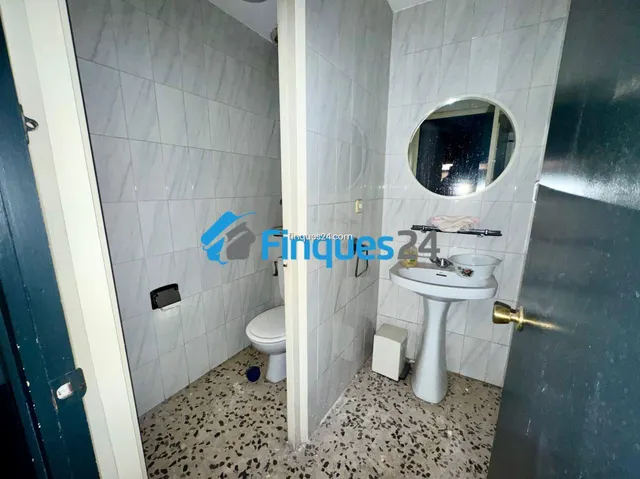Local Economico en Alquiler — 15