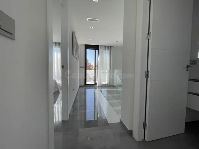 Venta de villa en Pilar de la horadada, de 181m2 con 3 dormi - foto 5