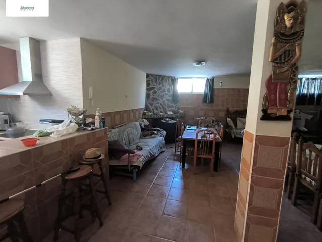 Exclusivo Chalet Seminuevo en RIACHUELOS con Amplias Instalaciones de Lujo — 31