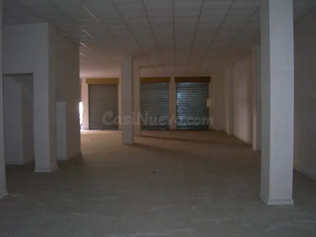 Local comercial 350m² en alquiler - Plaza Madrid