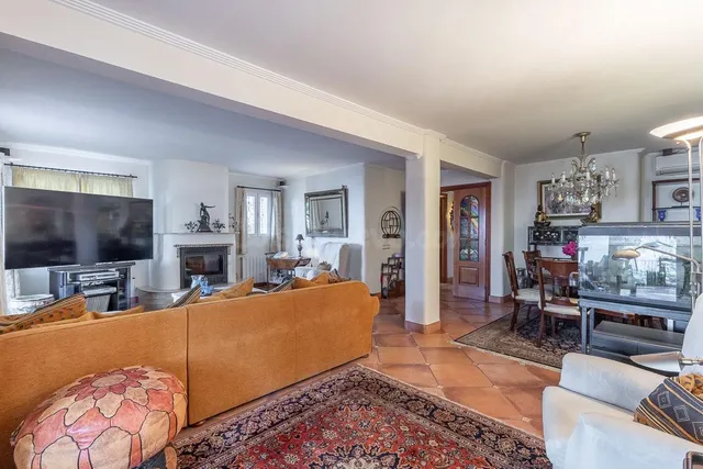 CASA SINGULAR CON JARDIN Y VISTAS A LA BAHIA DE LA HERRADURA - foto 5
