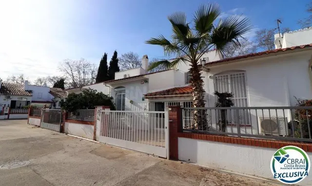 Casa en Montseny con tres dormitorios y vistas despejadas a 