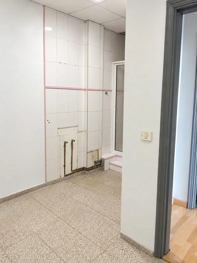 Local comercial en Avenida de los Menceyes, La Laguna — Venta o alquiler — 14