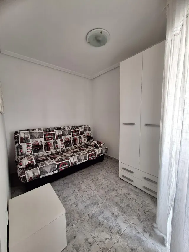 Apartamento Reformado en Nueva Torrevieja de 2 dormitorios  a Solo 800 Metros del Mar — 15