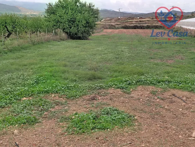 Se vende parcela de unos 3.000 m2 — 49.900 € — 22