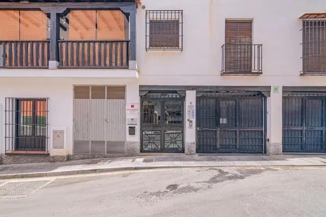 PISO CENTRICO EN LA ZUBIA — 12