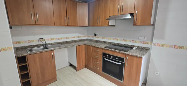 Chalet pareado con piscina privada, 4 dormitorios y amplios espacios exteriores en Nuevo San Javier — 6