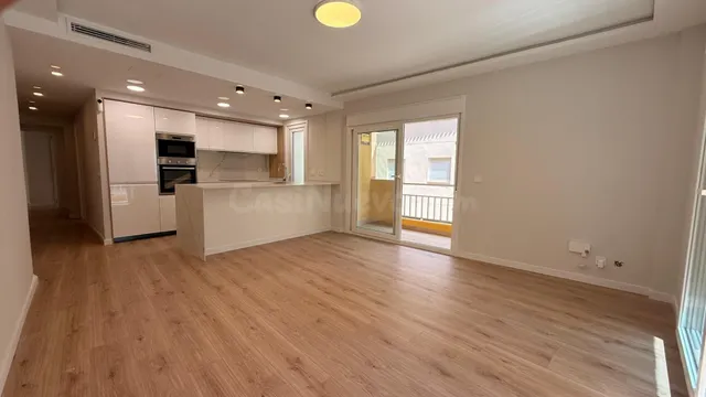 Apartamento reformado en Fuengirola, segunda línea de playa 