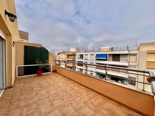 ATICO CON IMPRESIONANTE TERRAZA A TAN SOLO 10mts DE LA PLAYA DEL CURA — 29