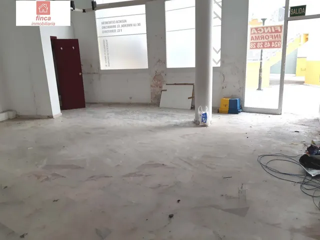 BADAJOZ, LOCAL COMERCIAL EN EL PASAJE COMERCIAL GOLF GUADIAN - foto 4