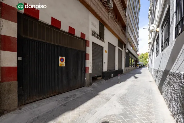 Piso y cochera en venta junto Acera de Darro. — 36