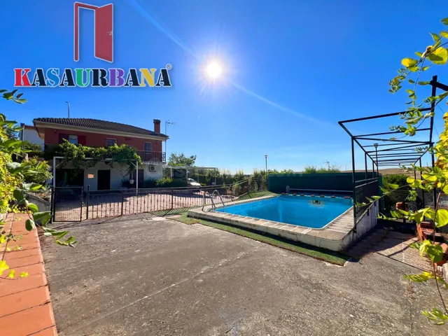 KASAURBANA ofrece en VENTA CASA EN COLMENAR DE OREJA - foto 2