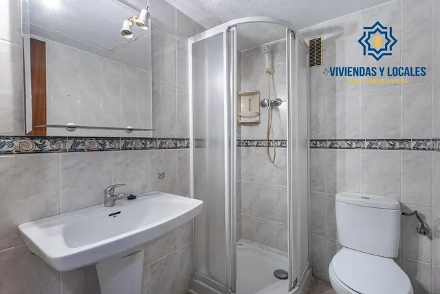 Espacio, luz y comodidad en una vivienda con grandes posibilidades en zona Alcampo — 19