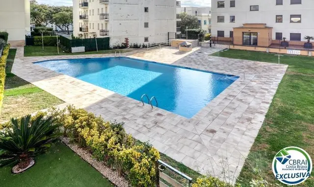 Apartamento de alto standing en Roses a 50 m del mar — 8