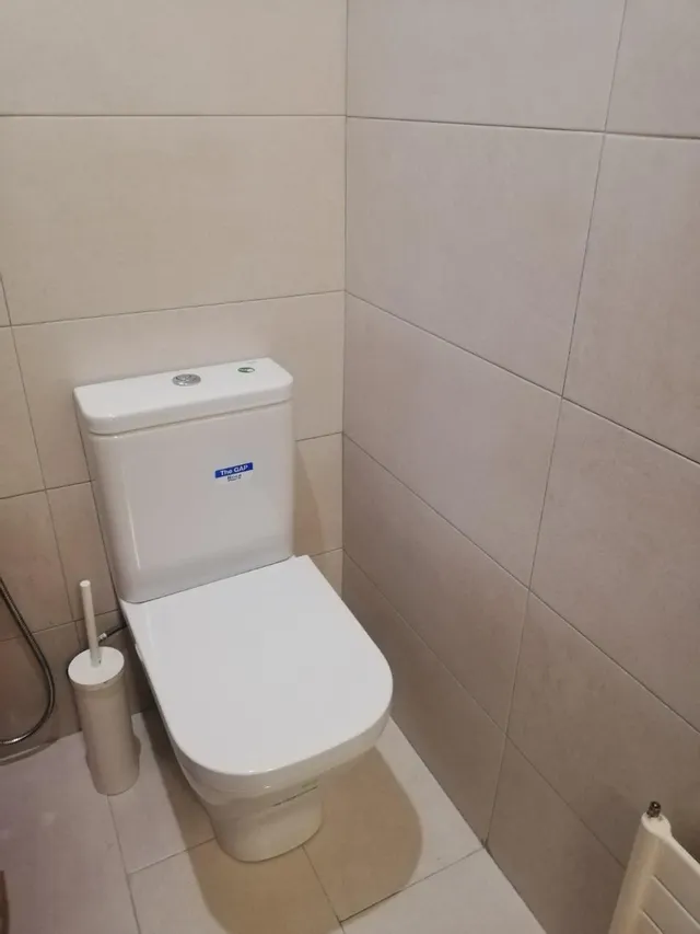 Se alquila estudio exterior, amplio, luminoso con terraza y piscina — 17