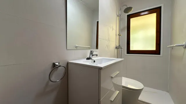 ¡Una casa con jardín, terraza y un sinfín de posibilidades en el corazón de Borja! — 28