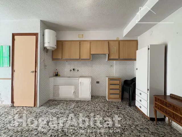 APARTAMENTO CON DOS BALCONES Y GARAJE CERCA DE LA PLAYA — 8