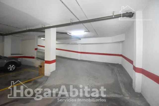 Gran amplitud, excelente luminosidad y precio atractivo en este piso con garaje — 40