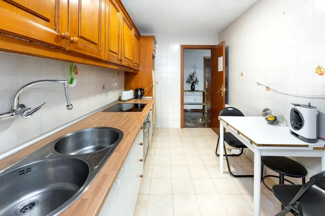Amplio piso de 4 dormitorios en la prestigiosa urbanización Jardín de la Reina. Garaje y trastero — 11