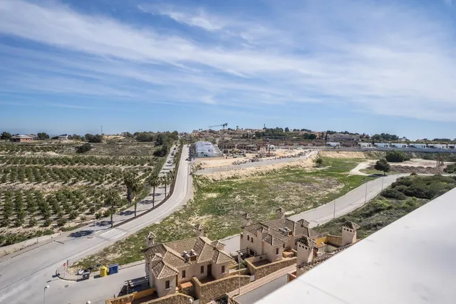 PAREADOS DE OBRA NUEVA EN LA FINCA GOLF — 30