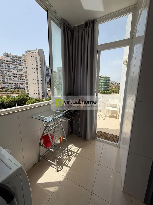 Amplio y moderno piso en Villajoyosa con vistas a la montaña - foto 3