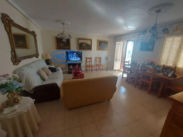 Amplia vivienda luminosa en finca con ascensor – Virgen del  - foto 2