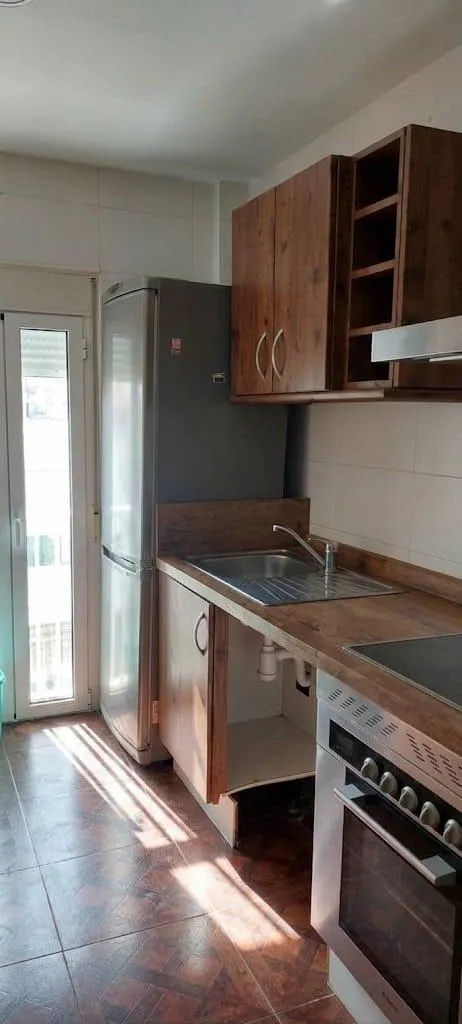 Casa con dos pisos completos junto a renfe — 12