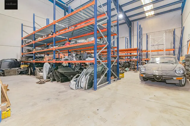 NAVE INDUSTRIAL — 11