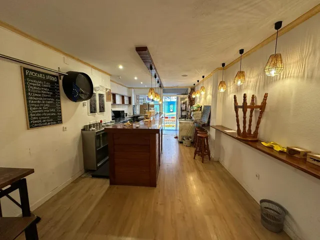 LOCAL COMERCIAL DE TAPAS MONTADO - foto 2