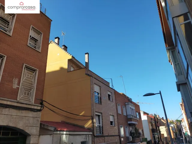 Ático Dúplex en Valdeacederas con Amplia Terraza y Comodidades Modernas — 15