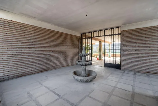 Casa con terreno y nave en Santa Fe — 35