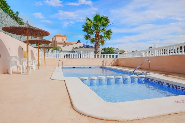 Casa 3 habitaciones 110m² en venta - La Zenia - foto 2