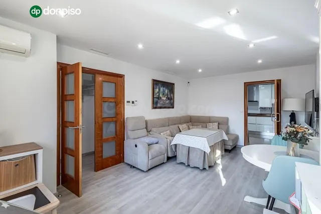 Amplia casa de 182 m2 con patio, gran sótano y a menos de 5 minutos del metro — 5
