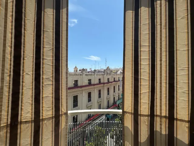 ubicación EXCELENTE: PISO DE TRES DORMITORIOS CON TERRAZA, T - foto 3