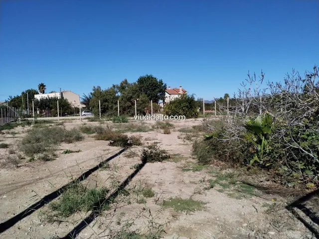 Solar urbano de 988 m2
