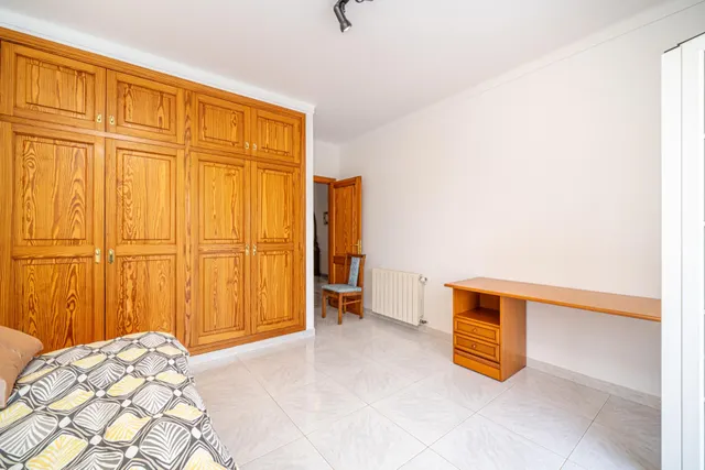 Chalet urbano con piscina y jardín en Sa Cabaneta — 29