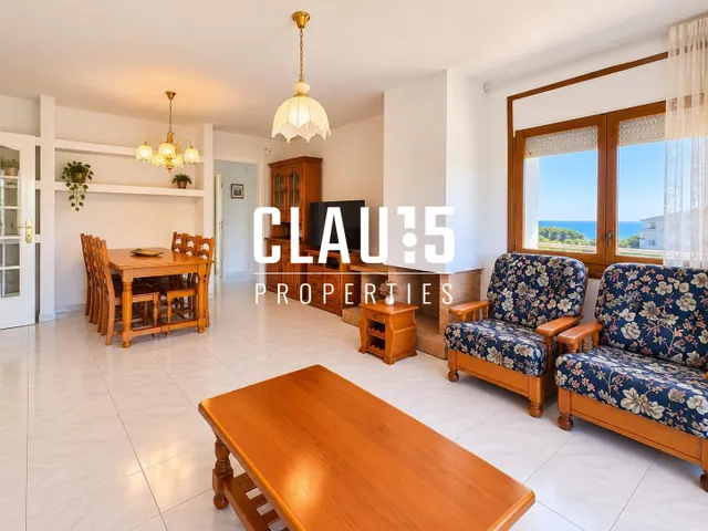 Casa independiente en venta con piscina privada y espectaculares vistas al mar en Sant Pol de Mar — 9