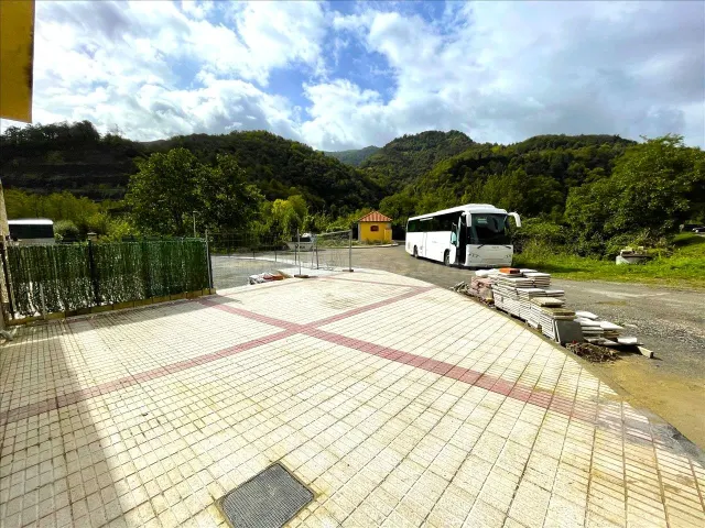 Edificio 1 habitación 4436m² en venta - Cabanaquinta - foto 3