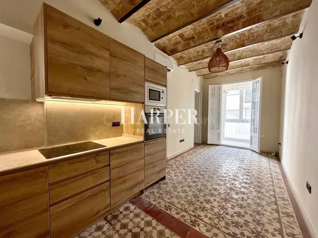 Piso reformado con elementos originales en el corazón de Vila de Gràcia 3hab — 4