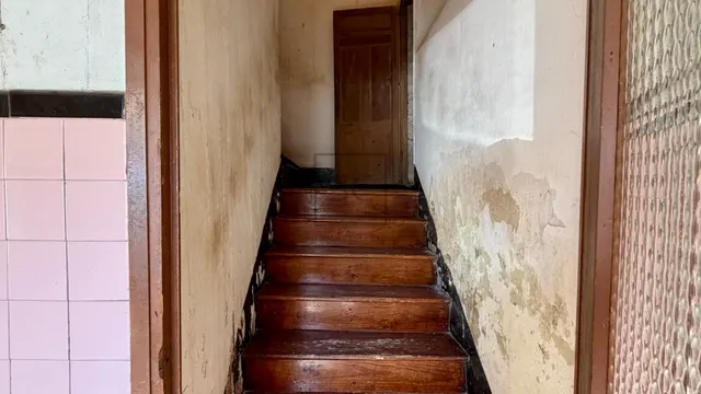 Casa adosada, para reformar en Neda. — 17
