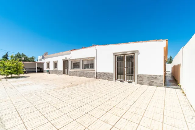 CHALET independiente con piscina privada y parcela de 809 m2 en Torreta Florida — 8