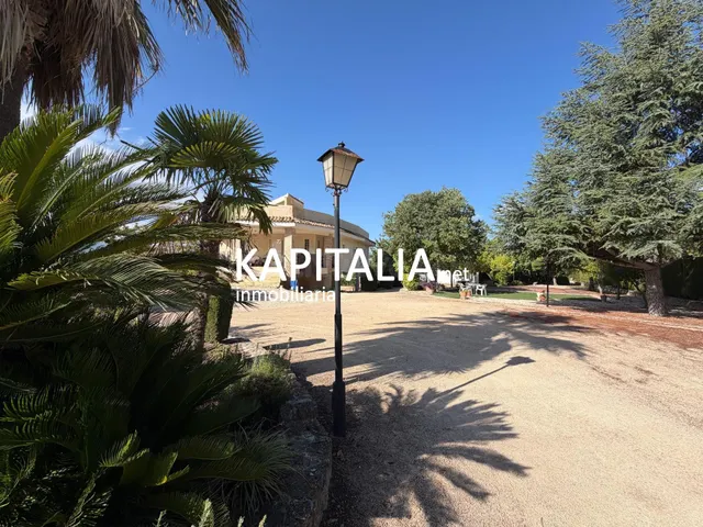 Chalet en venta en Ontinyent, a un paso del casco urbano y con bonitas vistas a la montaña. — 5