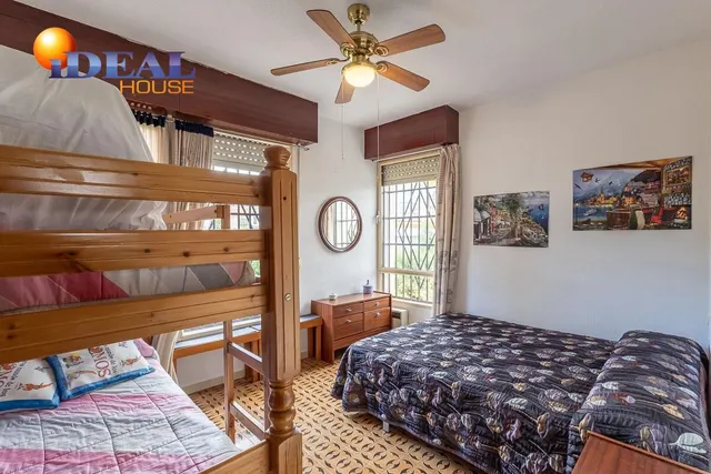 Gran casa con parcela y piscina en Cájar — 18