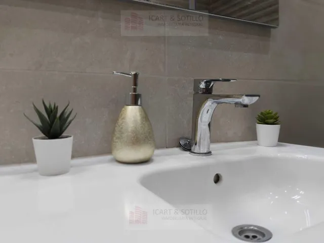 MAGNÍFICO PISO DE CUATRO DORMITORIOS Y GARAJE EN EL CASCO URBANO DE VINAROZ PARA ENTRAR A VIVIR — 37