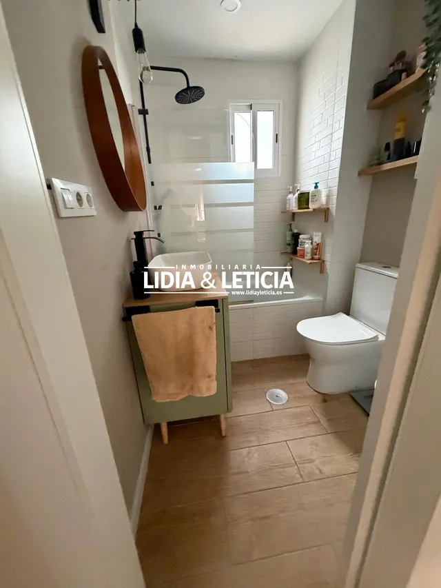 Piso reformado en primera planta — 26
