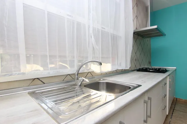 Alquiler larga estancia chalet con piscina — 48