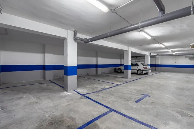 PARKING DE 30 PLAZAS EN PLENO CENTRO DE GRANADA — 2